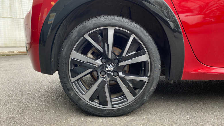 Peugeot 208 1.2 PureTech 100 GT 5dr EAT8 Petrol Hatchback